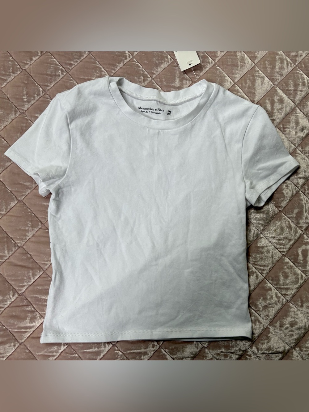 NWT❗️Abercrombie & Fitch White Short-Sleeve Cropped Tee